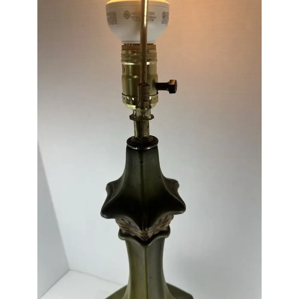 Lovely Mid Century Royal Haeger Table Lamp Orig. Finial & Gold Label Green VTG